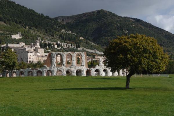  Römisches Theater von Gubbio 