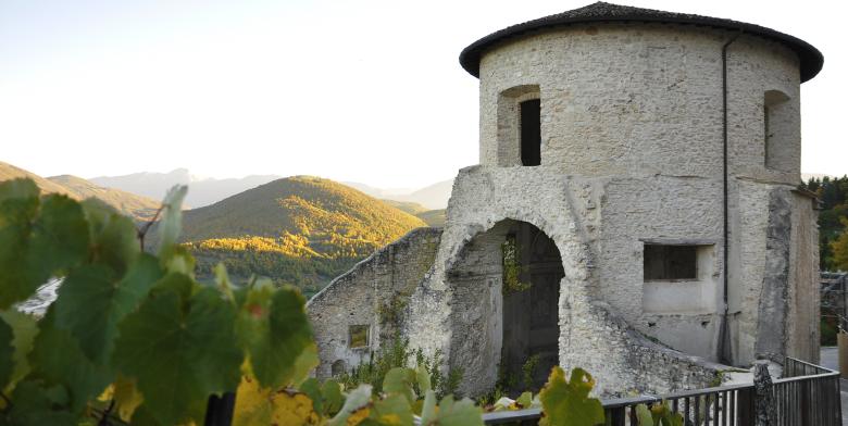 Immagine: Former Convent and Church of Santa Caterina - Monteleone di Spoleto