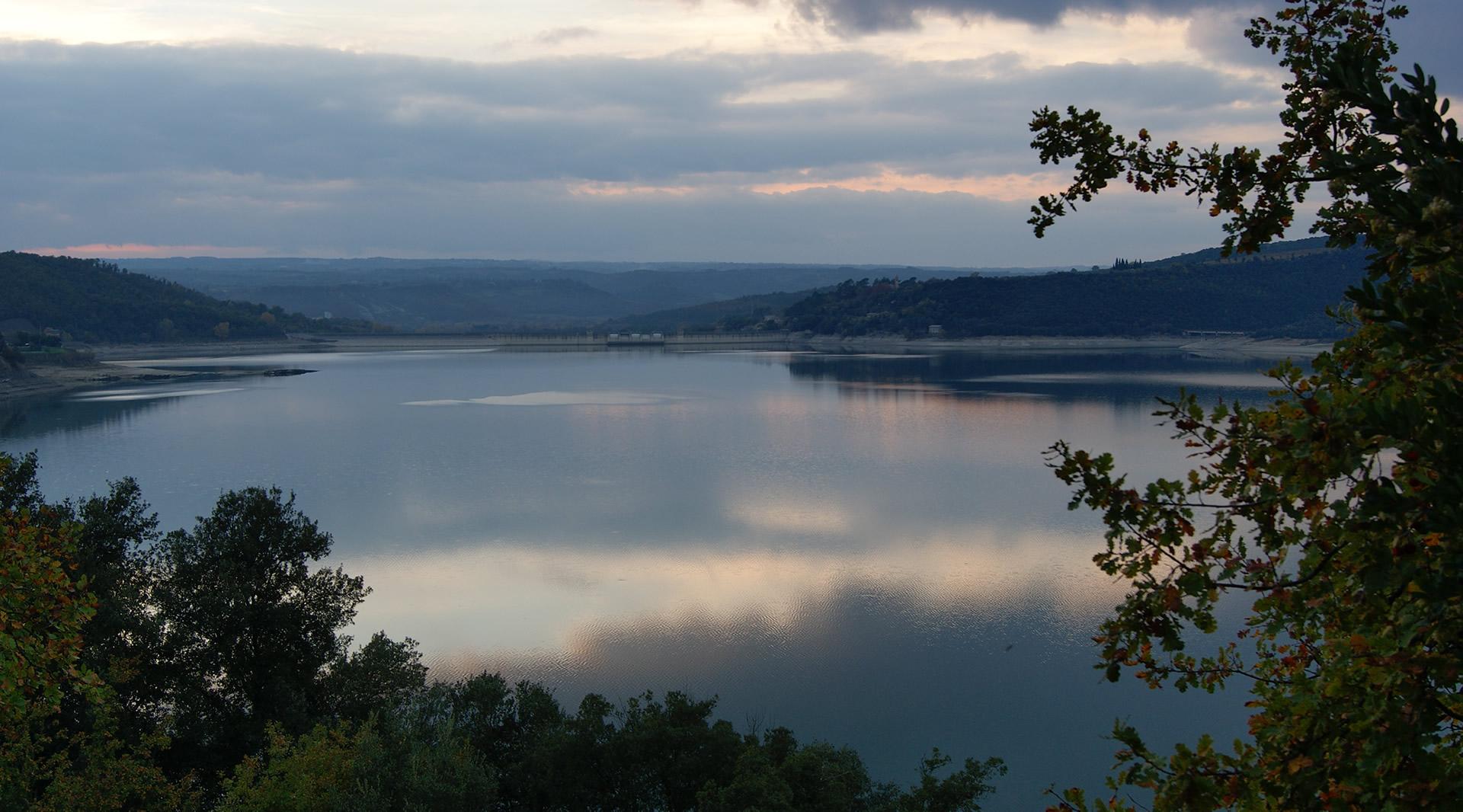 Corbara Lake