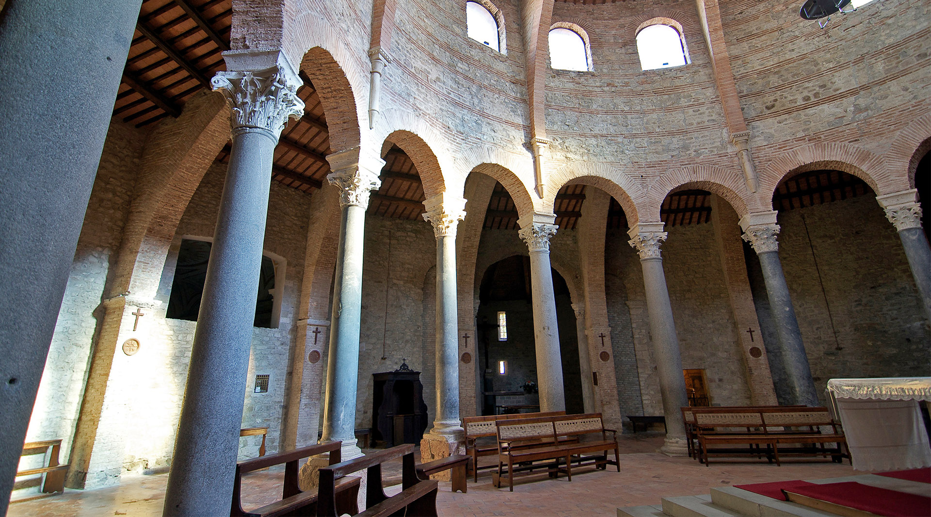 Chiesa di San Michele Arcangelo en www.umbriatourism.it