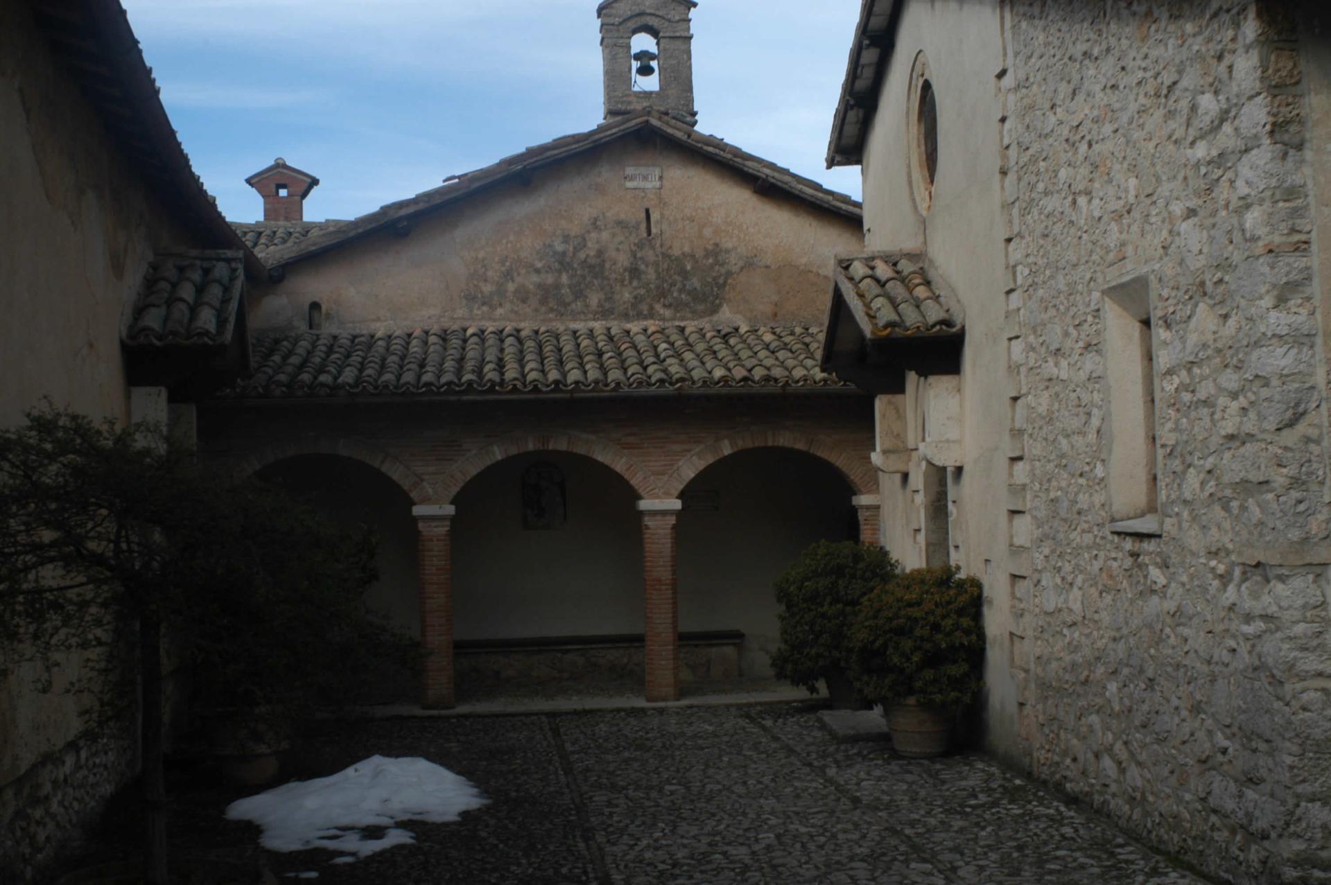 Titolo: Monteluco and its ancient hermitages and religious buildings