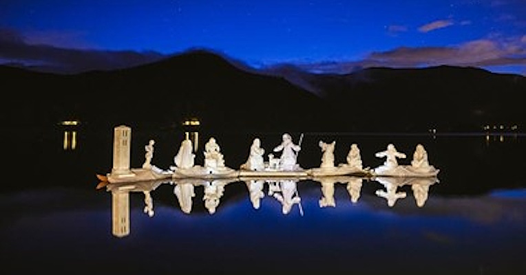 Immagine: Piediluco’s floating Nativity scene