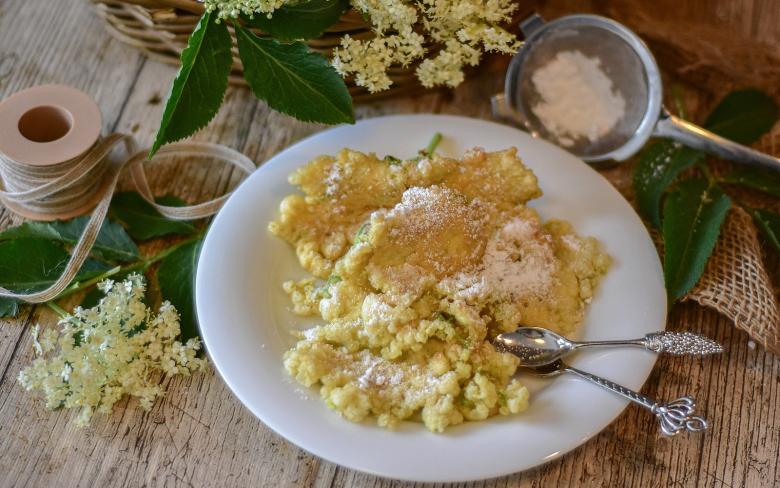  Pfannkuchen von Holunderblüten 