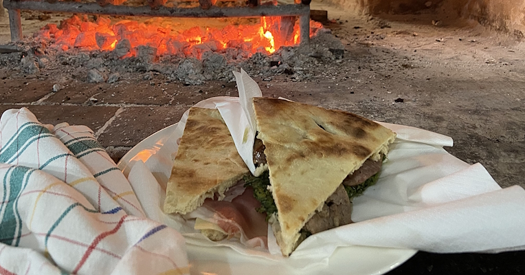 Torta al testo (Umbrian flat bread)